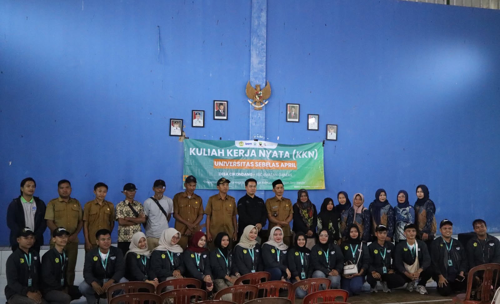 Penerimaan mahasiswa KKN UNSAP di Gor Desa Cikondang